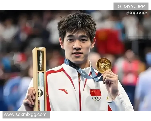 奥运游泳冠军的荣耀与挑战：从赛场到生活的全方位探索